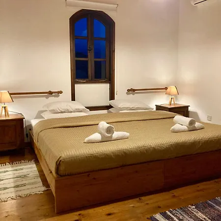 Traditional House With Mountain View - Village * Dierona