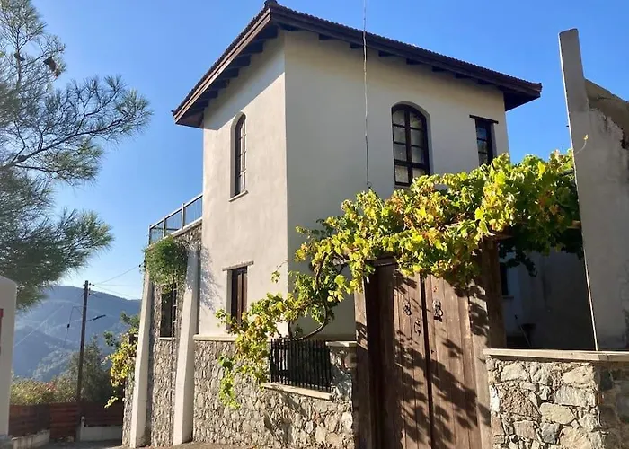 Casa vacanze Traditional House With Mountain View - Village Dierona