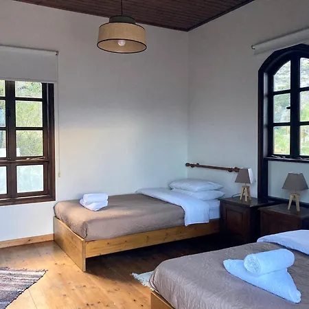 Traditional House With Mountain View - Village Holiday home