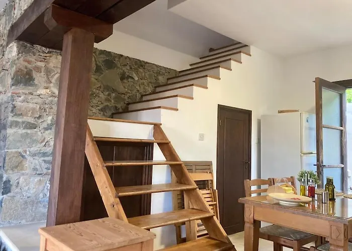 Semesterbostad Traditional House With Mountain View - Village